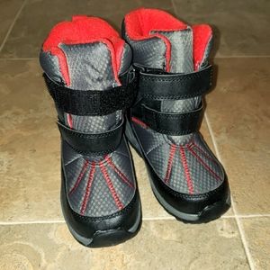 Carter's Snow Boots Toddler Sz 11 NWOT